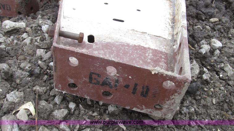 image for item G2267 Steel building frame materials