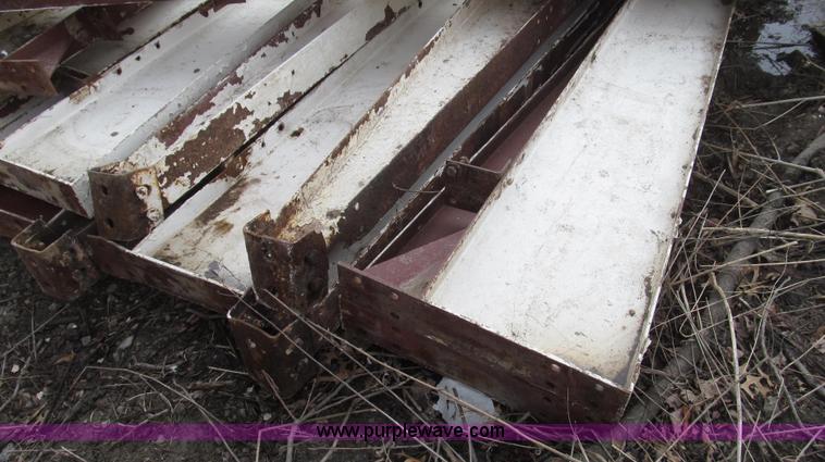 image for item G2267 Steel building frame materials