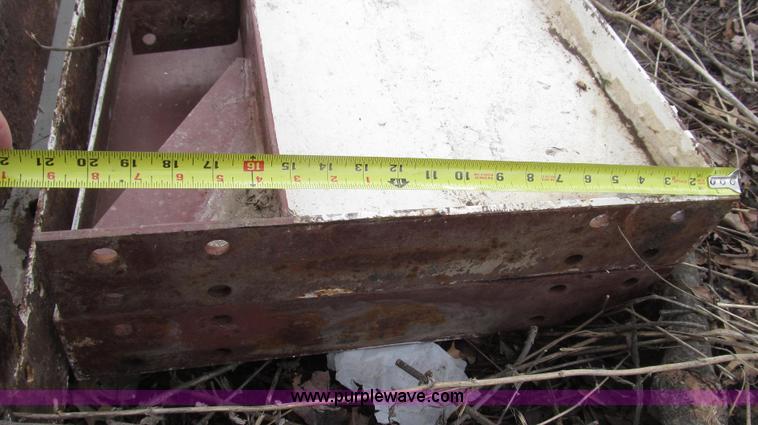 image for item G2267 Steel building frame materials