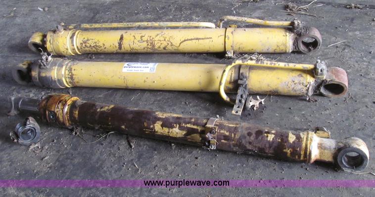 image for item G2268 Replacement cylinder for Komatsu 200 excavator