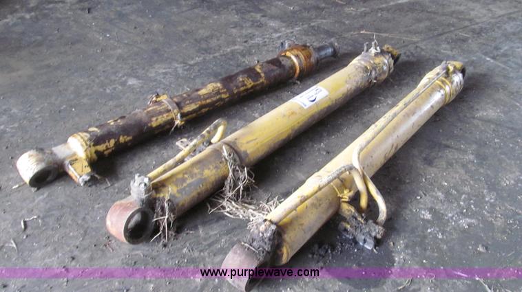 image for item G2268 Replacement cylinder for Komatsu 200 excavator