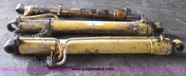 image for item G2268 Replacement cylinder for Komatsu 200 excavator