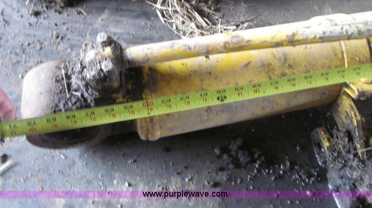 image for item G2268 Replacement cylinder for Komatsu 200 excavator