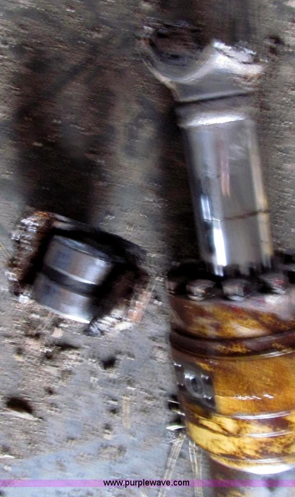 image for item G2268 Replacement cylinder for Komatsu 200 excavator