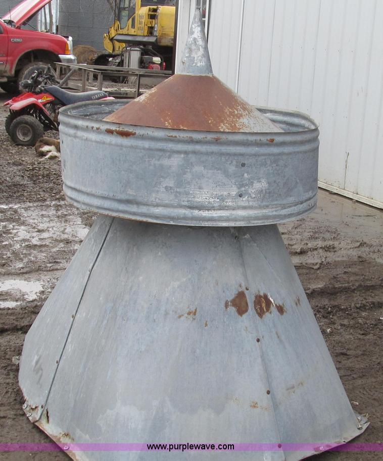 Antique barn cupolas in Lock Springs, MO Item G2269 sold Purple Wave