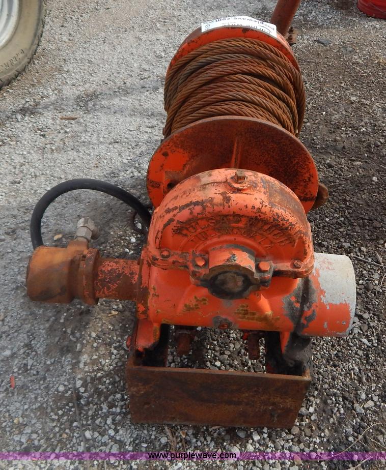 image for item G9359 Hydraulic Tulsa winch