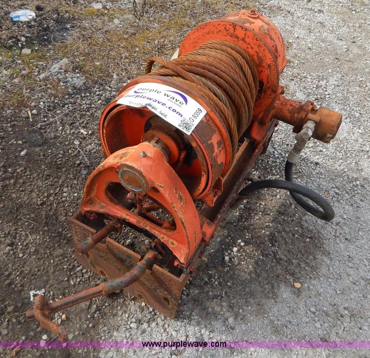 image for item G9359 Hydraulic Tulsa winch