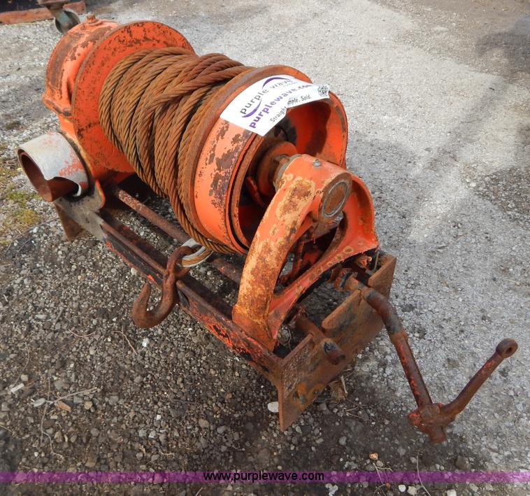 image for item G9359 Hydraulic Tulsa winch