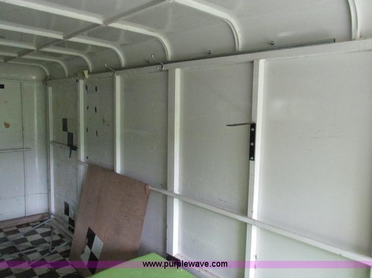 image for item G9425 2000 WW box trailer