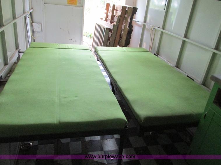 image for item G9425 2000 WW box trailer