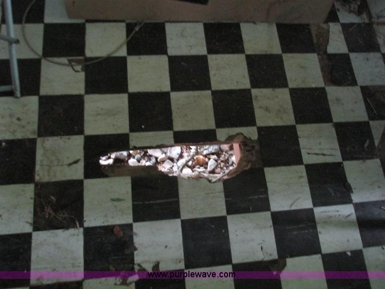 image for item G9425 2000 WW box trailer