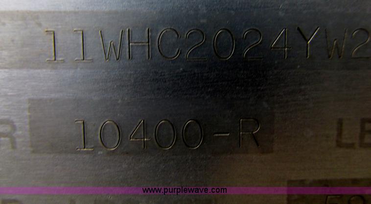 image for item G9425 2000 WW box trailer