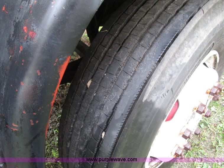 image for item G9427 1985 Mack MS200P cab over box truck