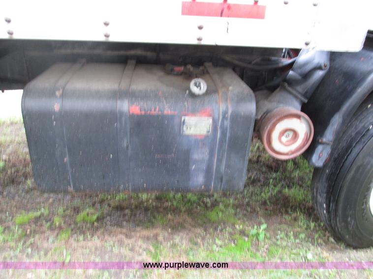 image for item G9427 1985 Mack MS200P cab over box truck