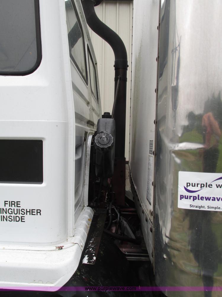 image for item G9427 1985 Mack MS200P cab over box truck