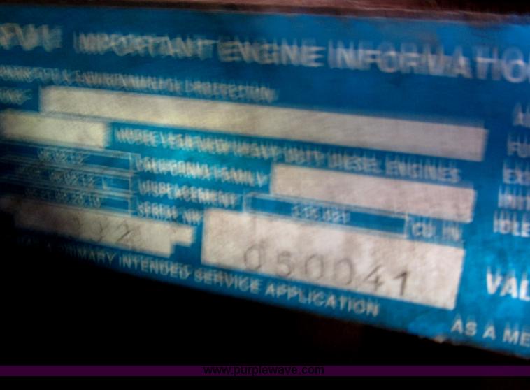 image for item G9427 1985 Mack MS200P cab over box truck