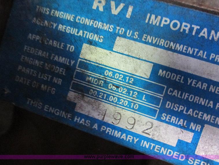 image for item G9427 1985 Mack MS200P cab over box truck