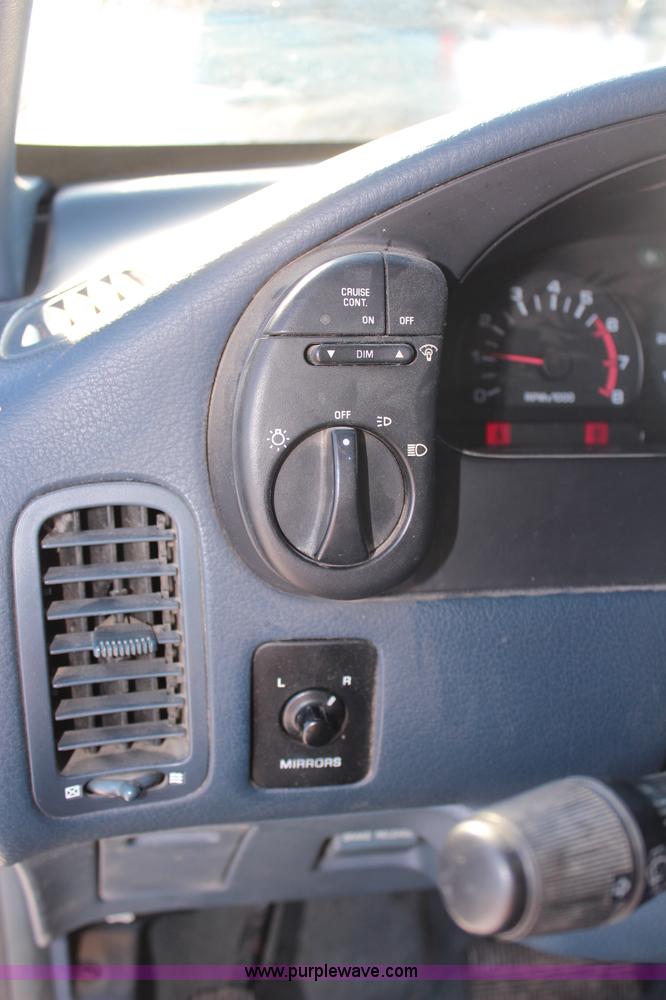 image for item H1330 1994 Mercury Villager GS van