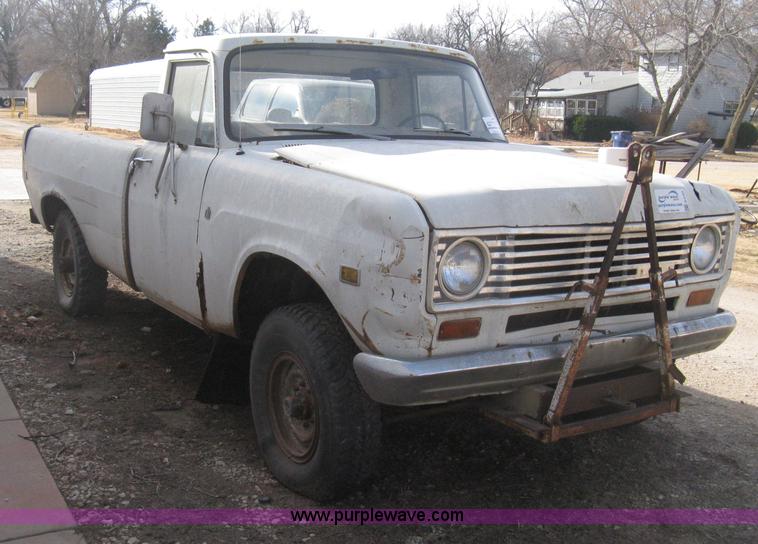 image for item H4276 1974 International pickup truck