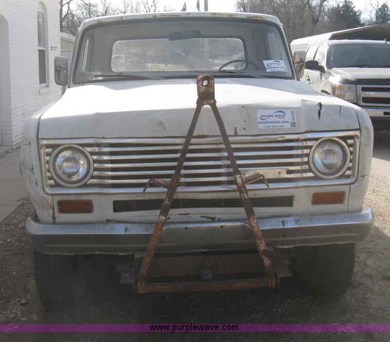 image for item H4276 1974 International pickup truck