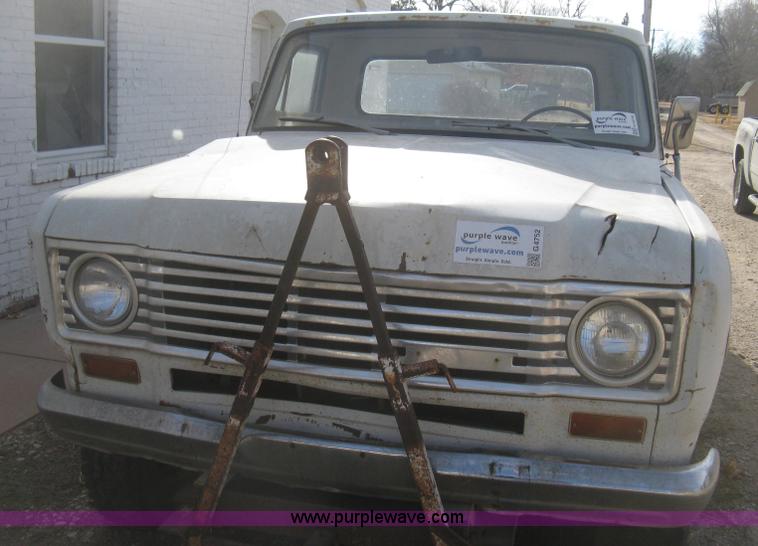 image for item H4276 1974 International pickup truck