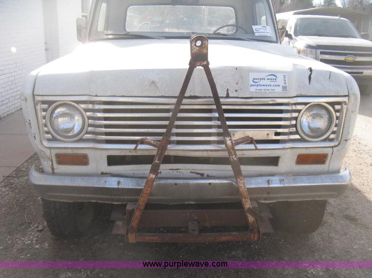 image for item H4276 1974 International pickup truck