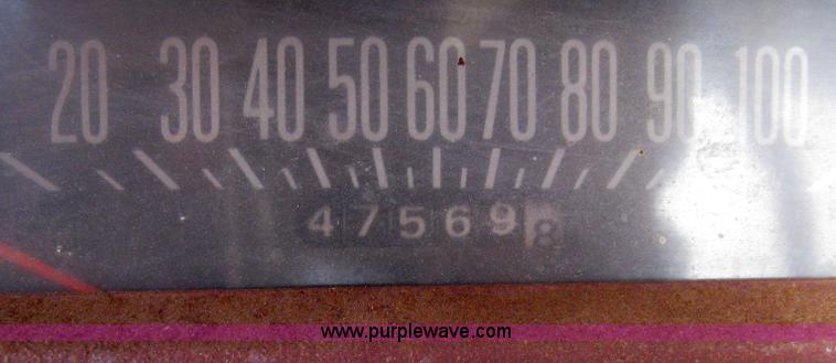 image for item H4276 1974 International pickup truck