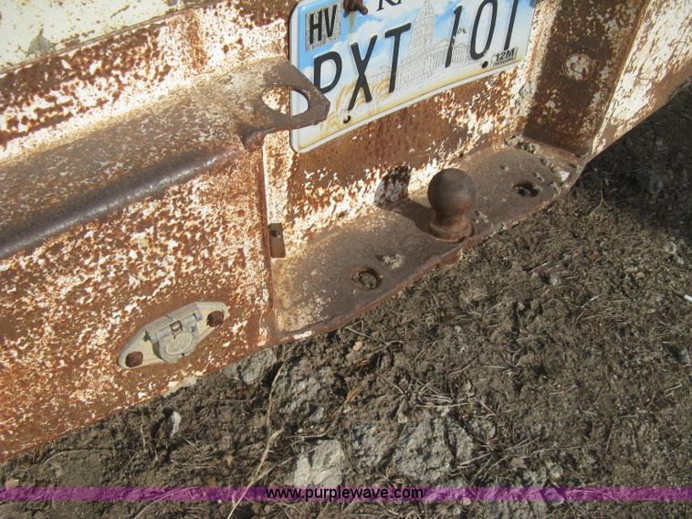 image for item H4276 1974 International pickup truck