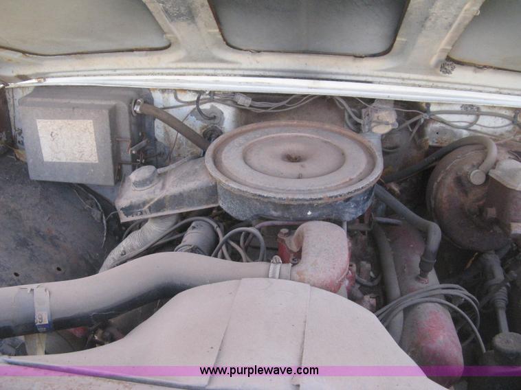 image for item H4276 1974 International pickup truck