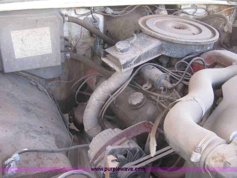 image for item H4276 1974 International pickup truck