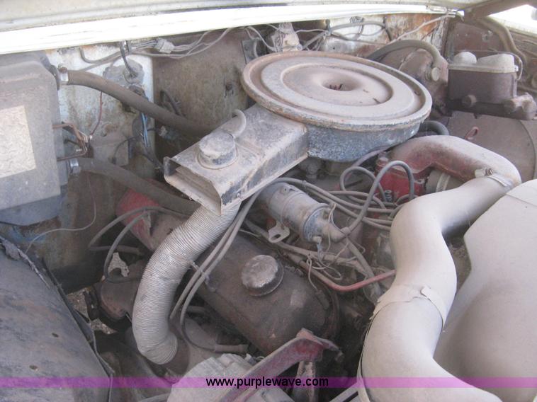 image for item H4276 1974 International pickup truck