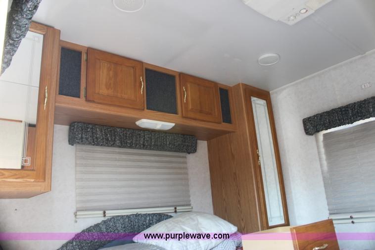 image for item H7351 1999 Dutchmen Classic GL 31' camper