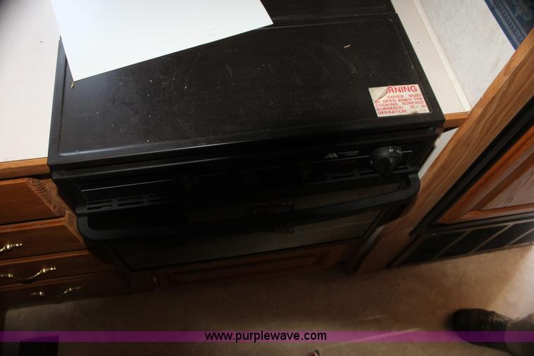 image for item H7351 1999 Dutchmen Classic GL 31' camper