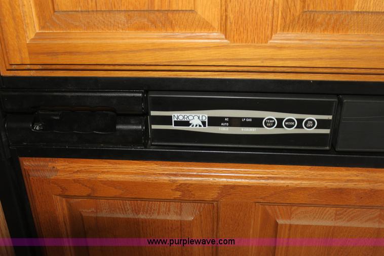 image for item H7351 1999 Dutchmen Classic GL 31' camper