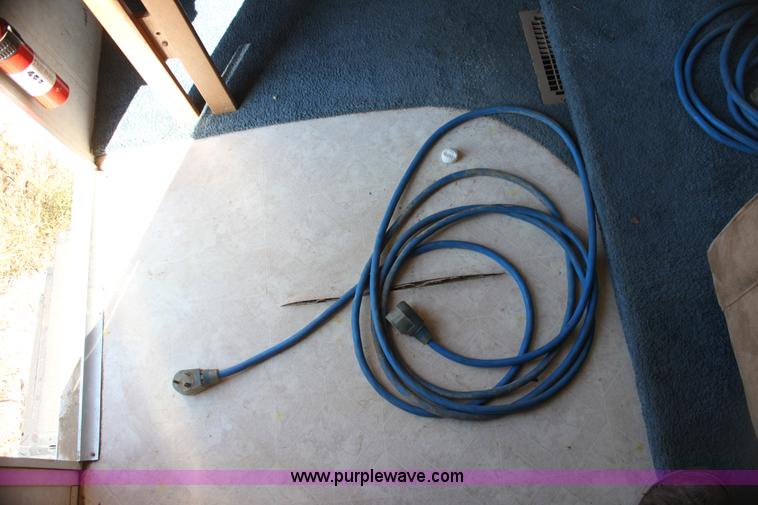 image for item H7351 1999 Dutchmen Classic GL 31' camper