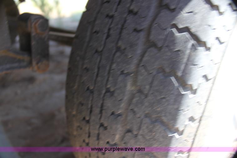 image for item H7351 1999 Dutchmen Classic GL 31' camper