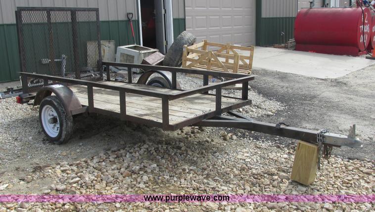 image for item H7716 2009 utility trailer