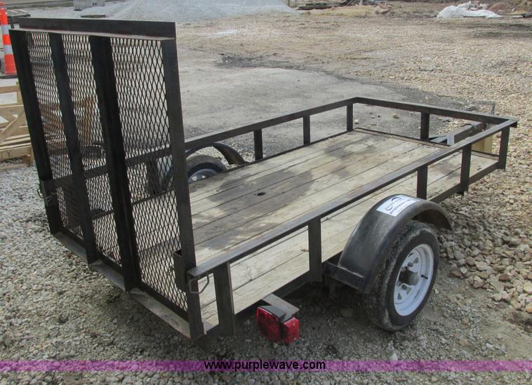 image for item H7716 2009 utility trailer