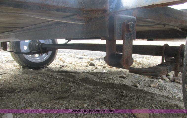 image for item H7716 2009 utility trailer