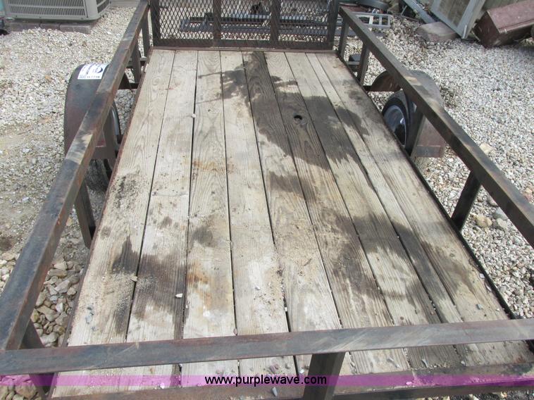 image for item H7716 2009 utility trailer