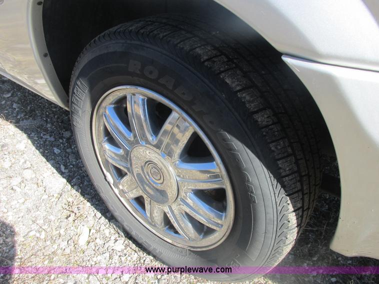 image for item H7721 2005 Chrysler Town & Country Limited van