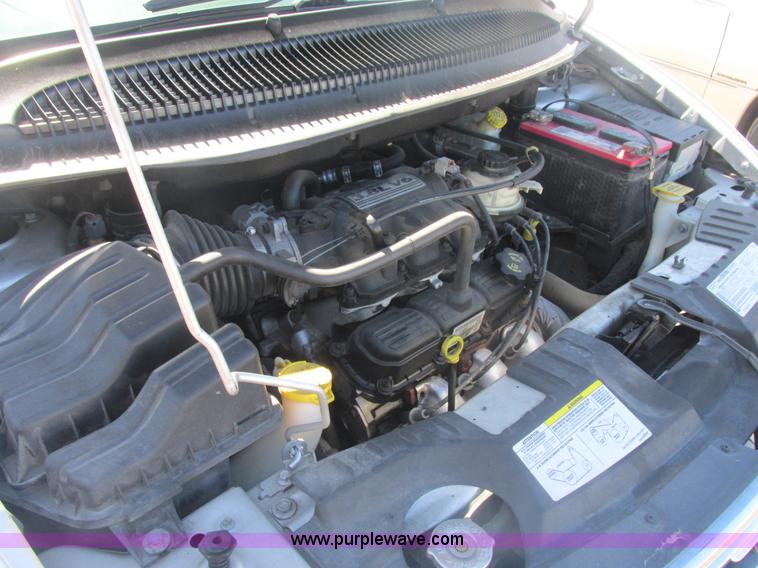 image for item H7721 2005 Chrysler Town & Country Limited van