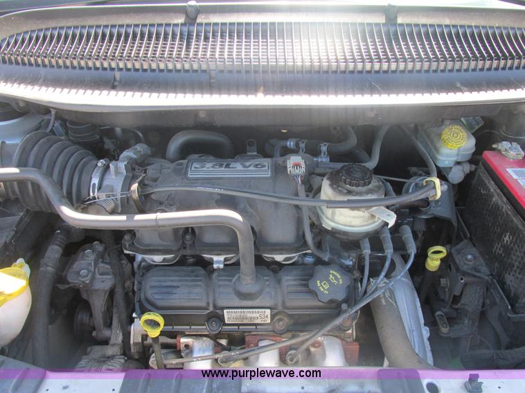 image for item H7721 2005 Chrysler Town & Country Limited van