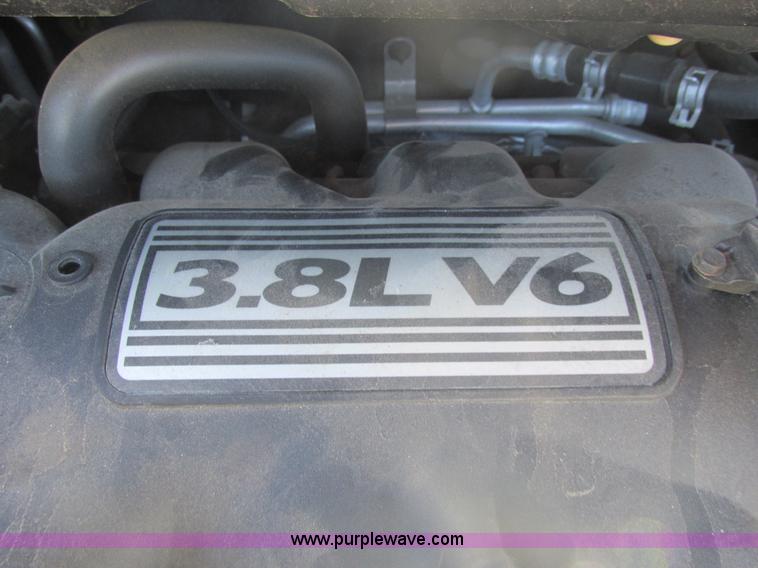 image for item H7721 2005 Chrysler Town & Country Limited van