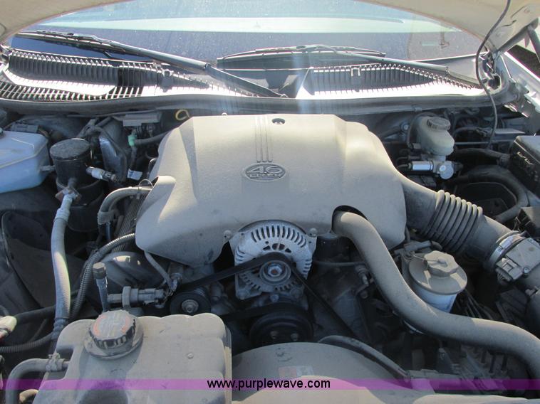 image for item H7722 2000 Lincoln Town Car Cartier