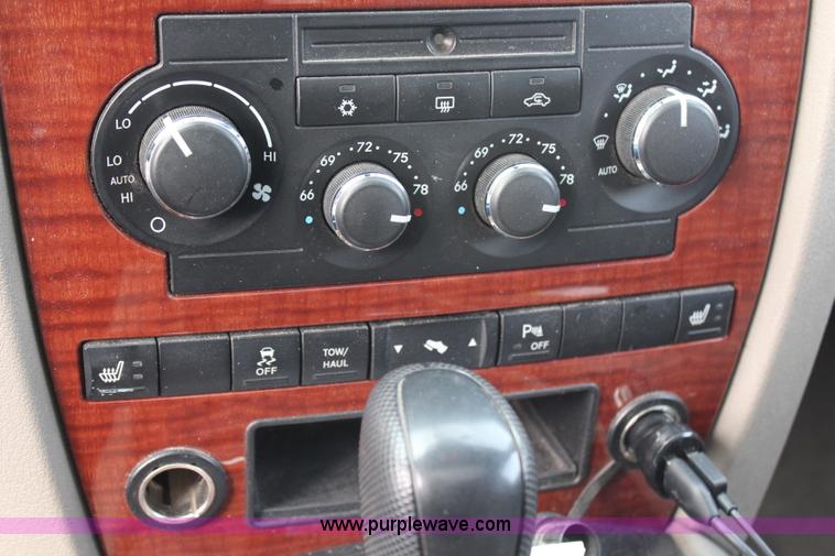 image for item H7857 2005 Jeep Grand Cherokee Limited SUV