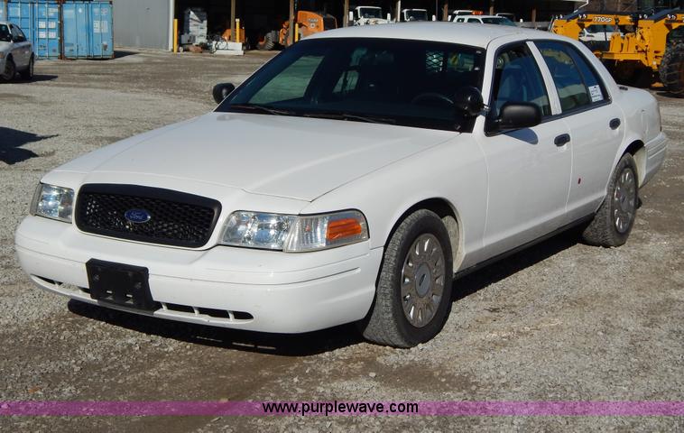 image for item I1178 2003 Ford Crown Victoria Police Interceptor