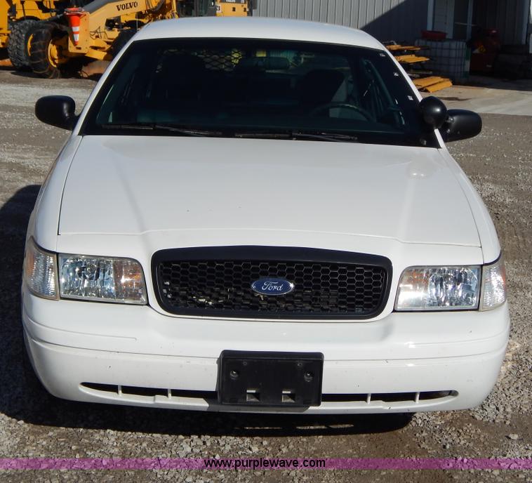 image for item I1178 2003 Ford Crown Victoria Police Interceptor