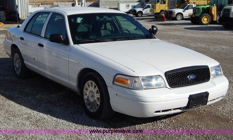 image for item I1178 2003 Ford Crown Victoria Police Interceptor