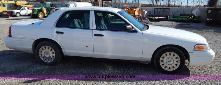 image for item I1178 2003 Ford Crown Victoria Police Interceptor